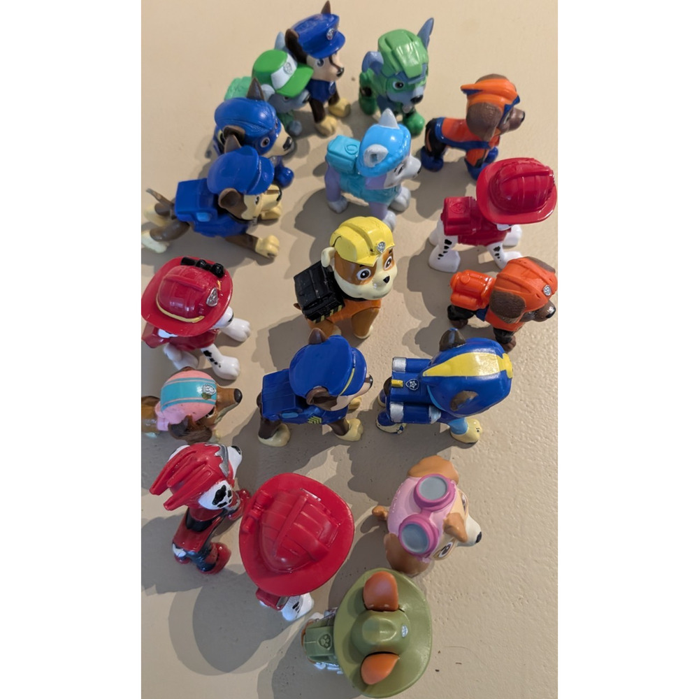 PAW Patrol Mixed Lot 18 Plastic Figures Chase Marshall Skye Rubble Rocky Everest